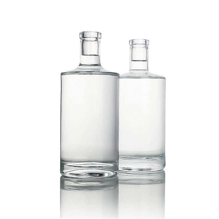 750ml 75cl Clear Spirits Glass Bottle Rum Gin Bottle, Bar Top